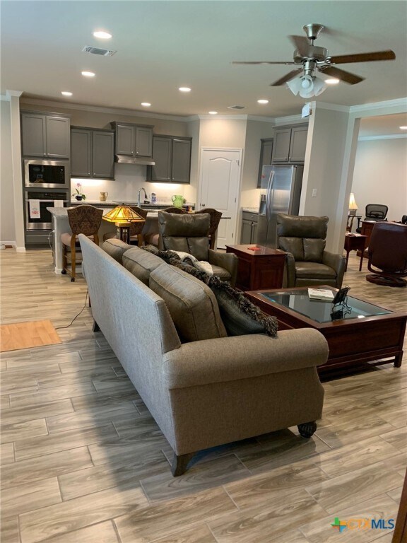 Building Photo - 515 Salt Lick Dr