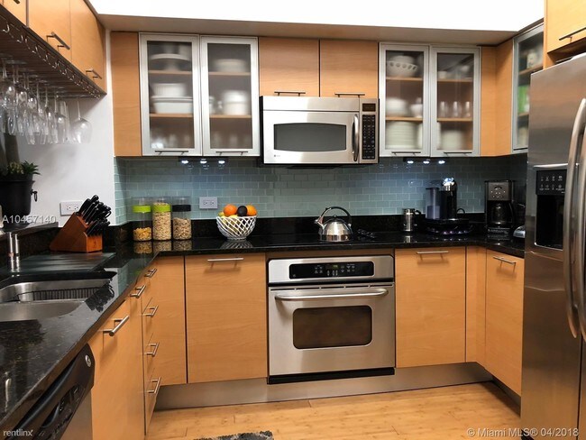 Building Photo - 3 br, 2.5 bath  - Brickell On The River