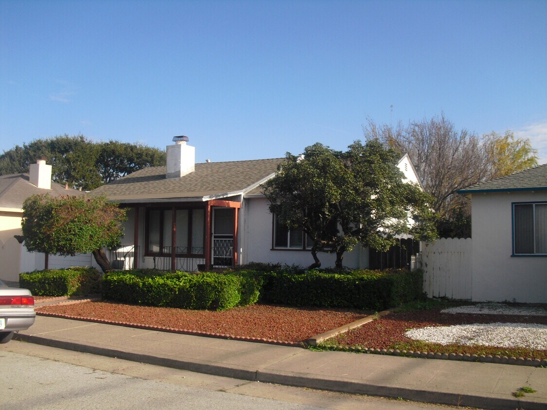 Primary Photo - 24 Antioch Dr