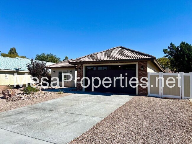 Building Photo - 12839 Rolling Ridge Dr