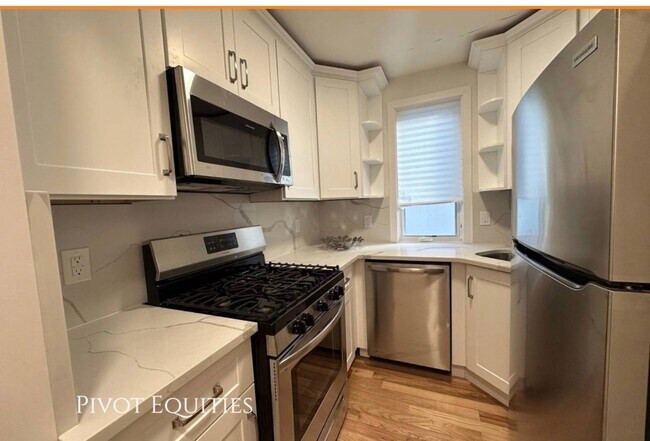 Foto del edificio - 2436 E 2nd St