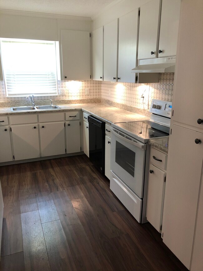 Cocina - 313 Grace St