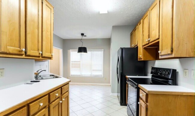 Building Photo - 773 Wilkes Dr