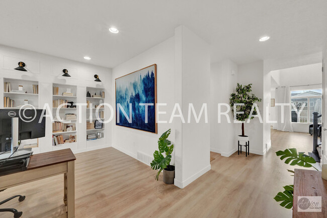 Building Photo - Single Family Home in Bluffdale!