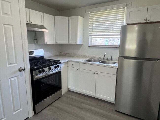 Foto del edificio - 815 McGee St NE