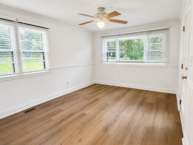Foto del edificio - 21365 W Ridge Rd