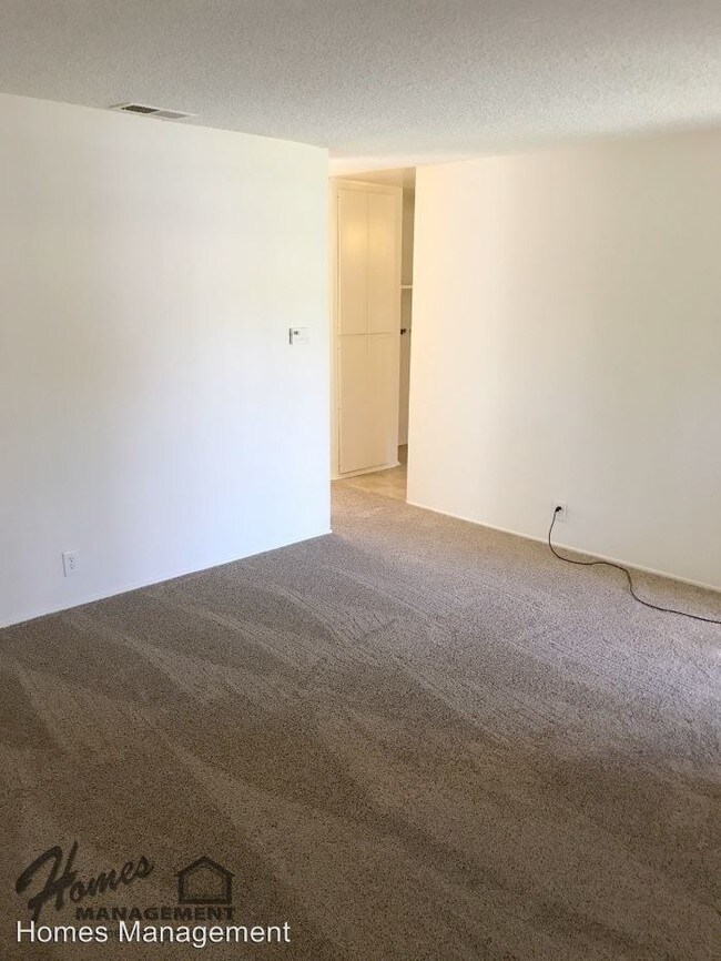 Foto del edificio - 740 Vineyard Rd