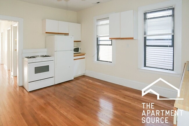 Photo - 2254 N Southport Ave Apartment