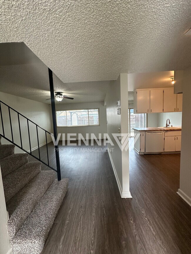 Foto del edificio - 5066 Greenberry Dr