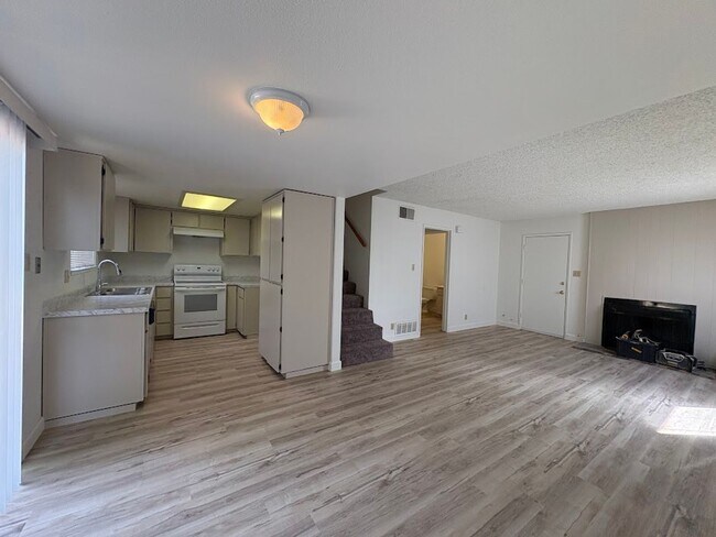 Building Photo - 276 Camellia Way
