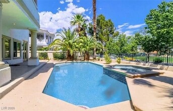 Building Photo - 2460 Monarch Bay