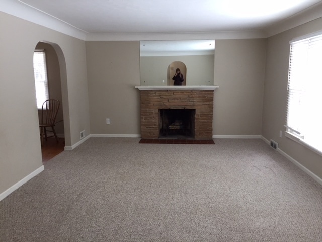 Front facing living room - 719 Bristol Ave NW
