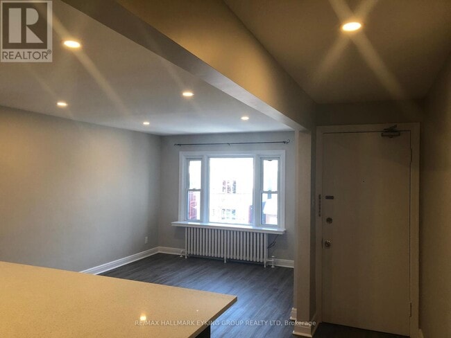 Building Photo - 131-131 Hawthorne Ave