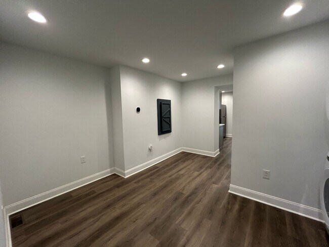 Foto del edificio - 818 E Locust Ave