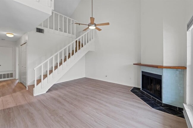Foto del edificio - 1610 Waterston Ave