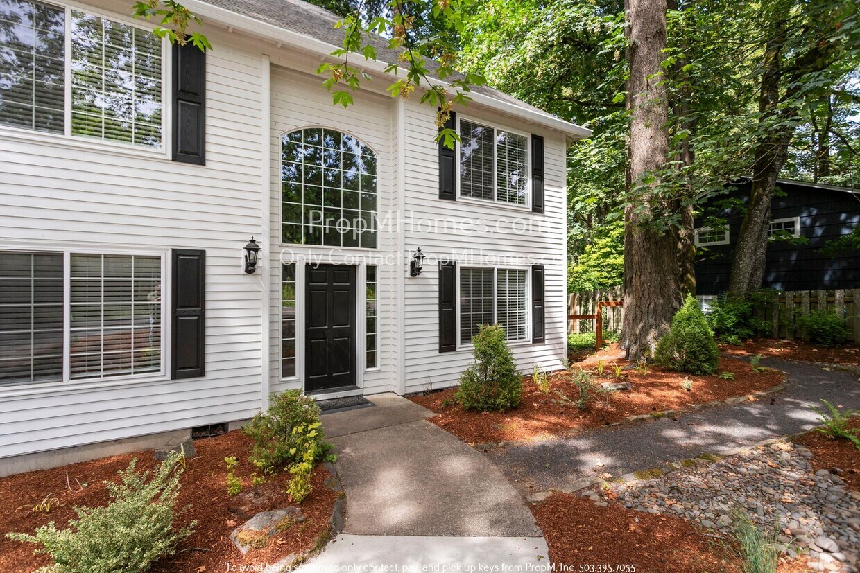 Primary Photo - Enchanting Four-Bedroom Family Haven in Vi...