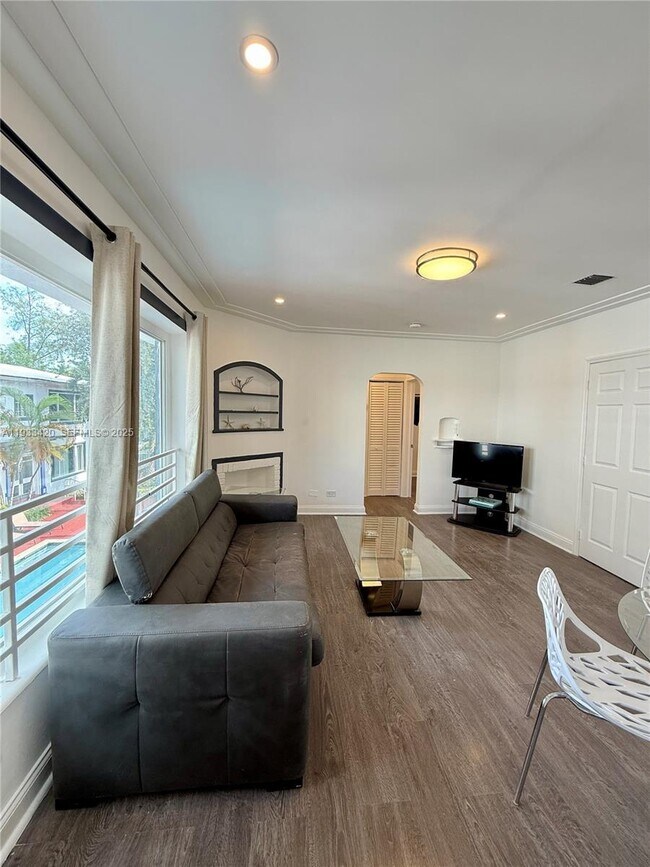 Foto del edificio - 1538 Jefferson Ave