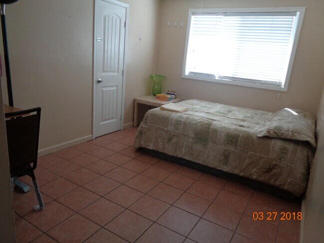 Building Photo - 5809 Lindo Paseo