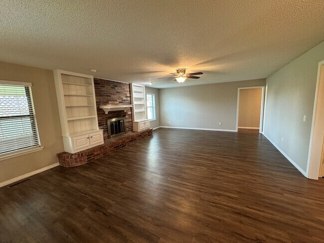 Building Photo - 4059 NW 62nd Terrace