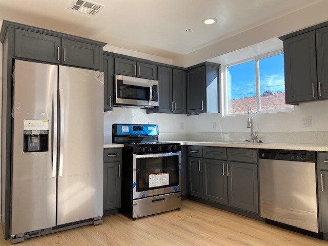 Foto del edificio - 2437 Malabar St