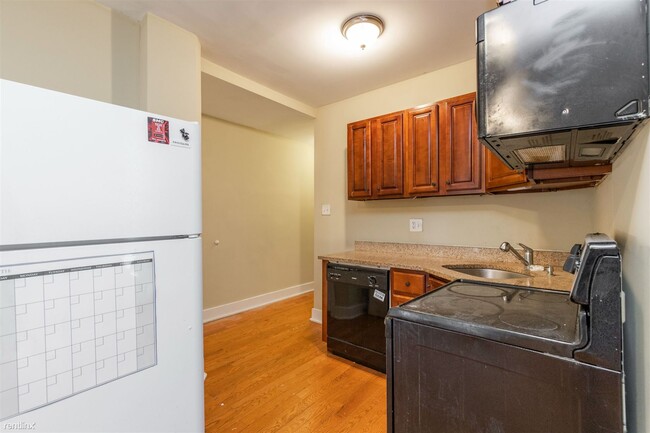 Building Photo - 3 br, 2 bath Triplex - 2310 N PARK AVE Unit 3