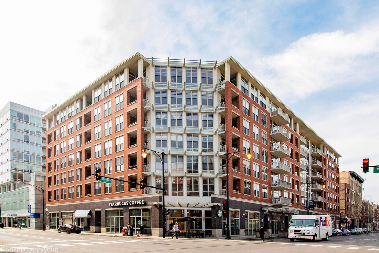 Primary Photo - 1001 W Madison St