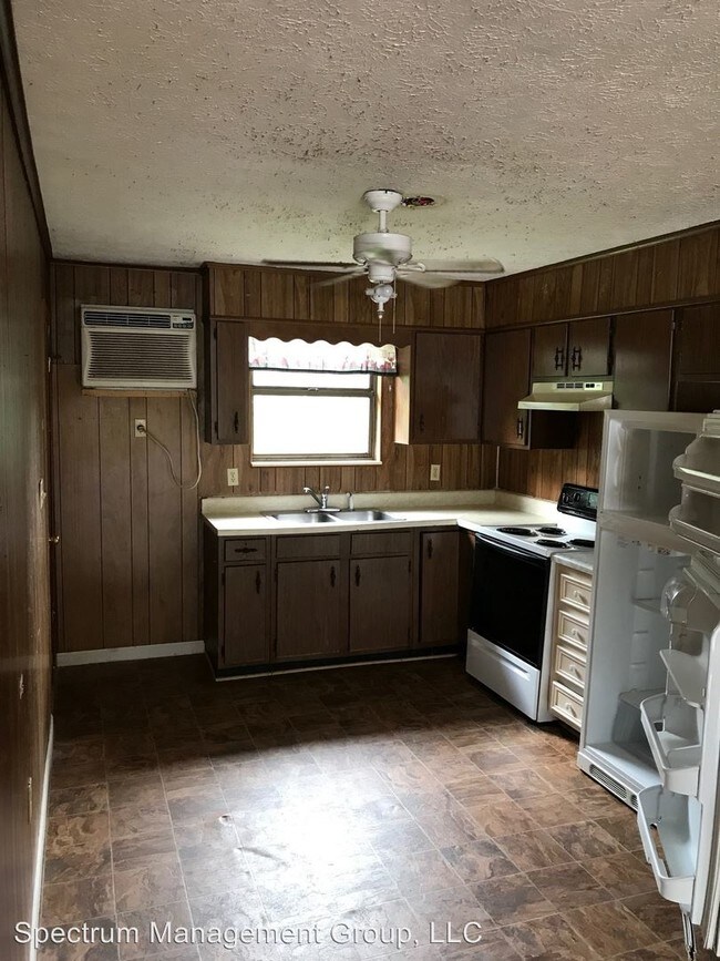 Building Photo - 5954 Hiawatha Rd