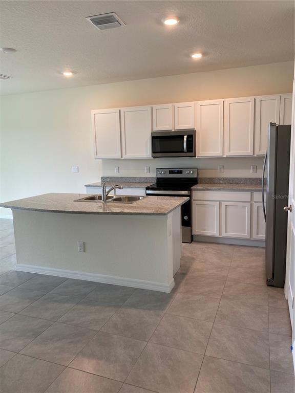 Building Photo - 11415 Planetree Pl