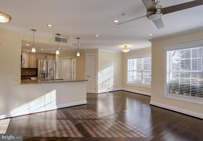 Foto del edificio - 1st Floor Bowie Condo