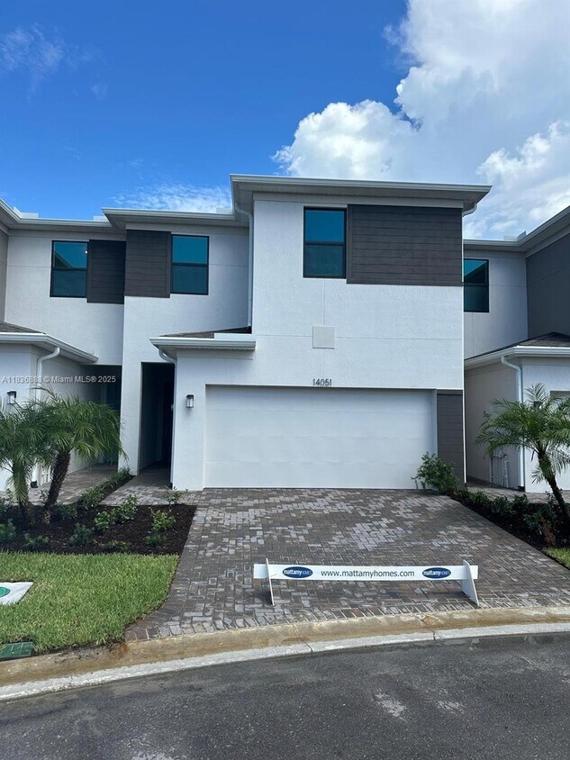 Foto principal - 14051 SW Thorens Dr
