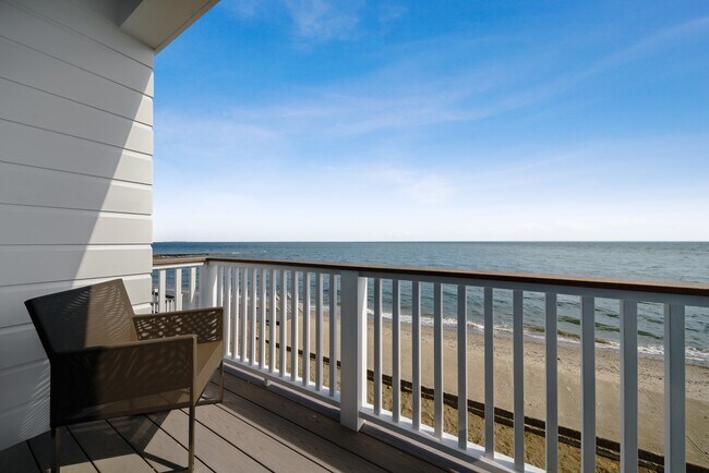 Foto del edificio - 2101 Fairfield Beach Rd