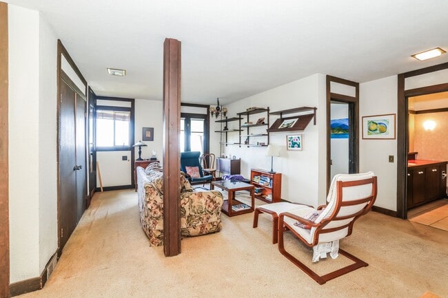 Building Photo - Fully Furnished Lower Unit In Berkeley!