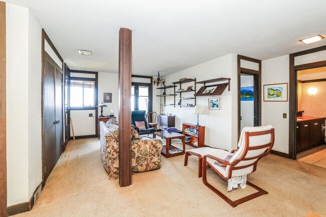 Foto del edificio - Fully Furnished Lower Unit In Berkeley!