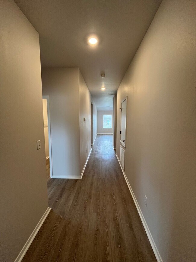 Foto del edificio - *NO RENT until 2026 + Christmas Cash!* BRAND NEW Three Bedroom in Pea Ridge