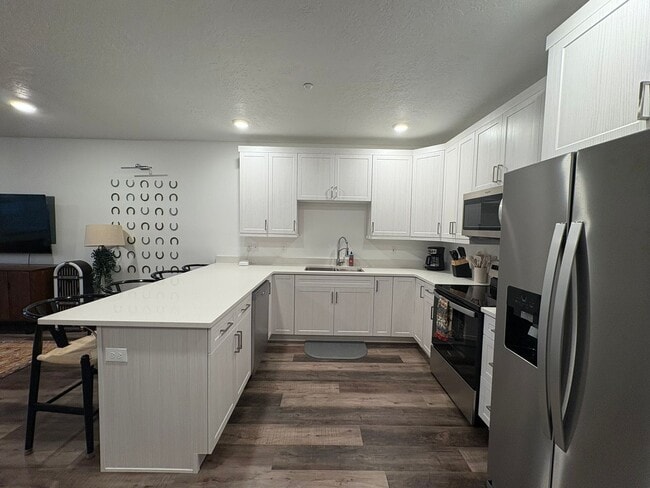 Foto del edificio - 380 Utah Ave