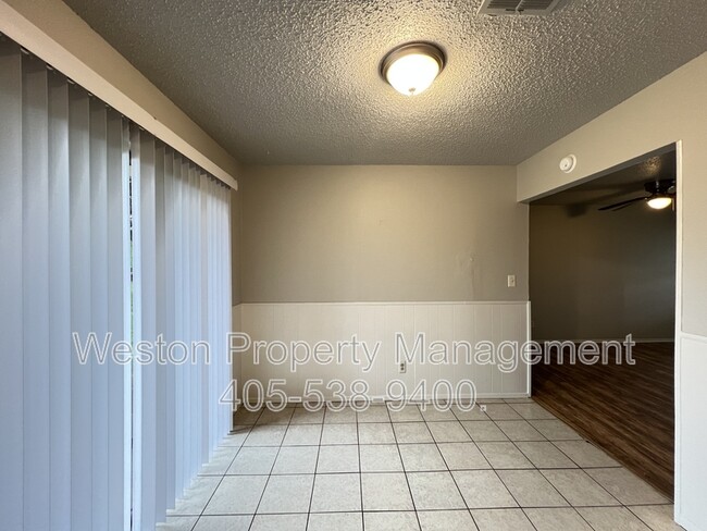Building Photo - 2909 SW 65th Pl