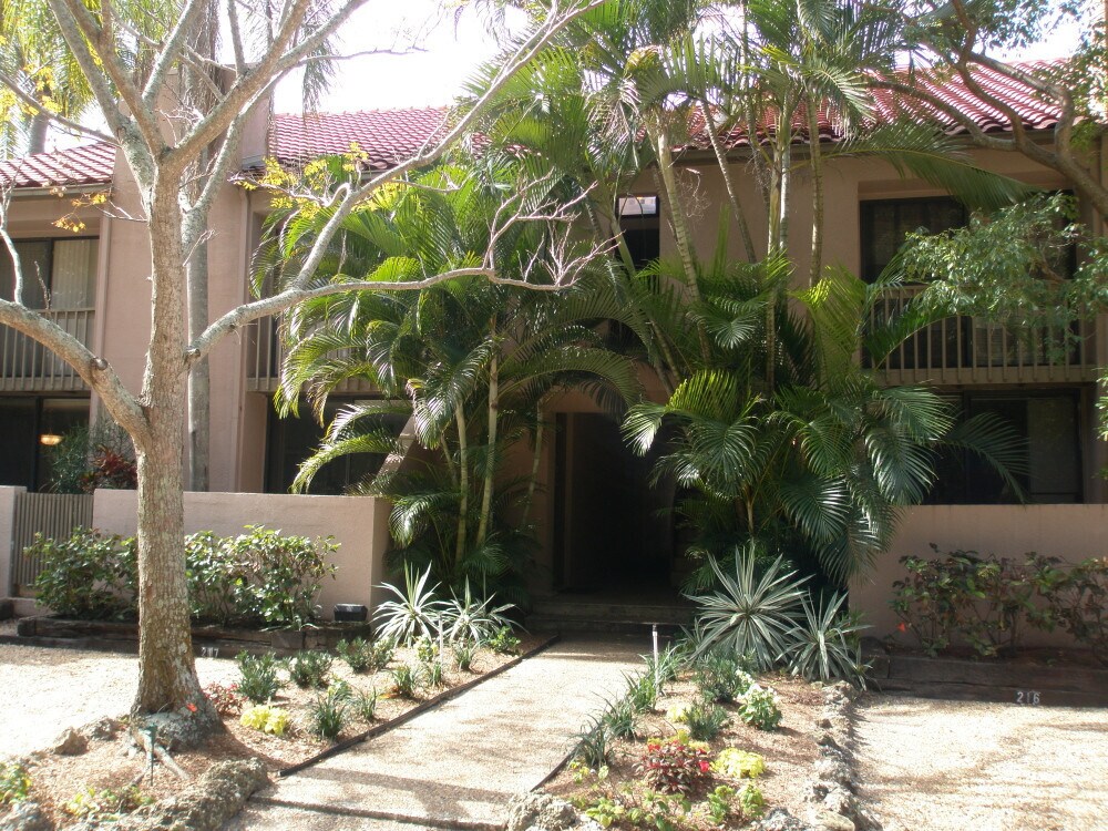Primary Photo - Turnkey furnished 1 bedroom condo on Siest...