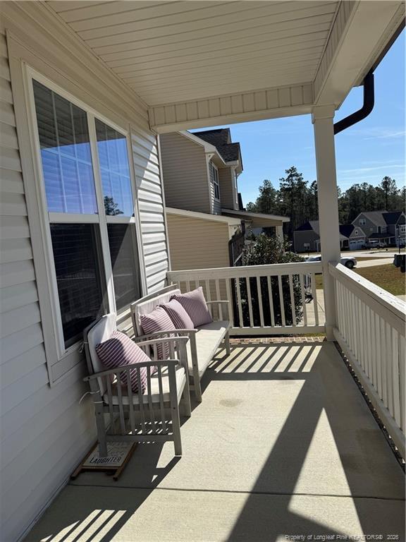 Foto del edificio - 385 Falls Creek Dr