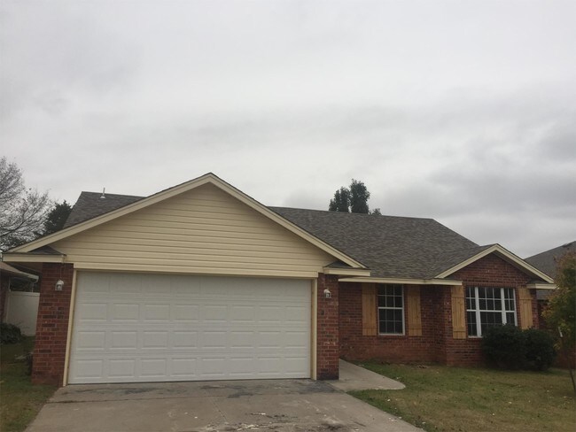 Building Photo - 116 Greentree Dr