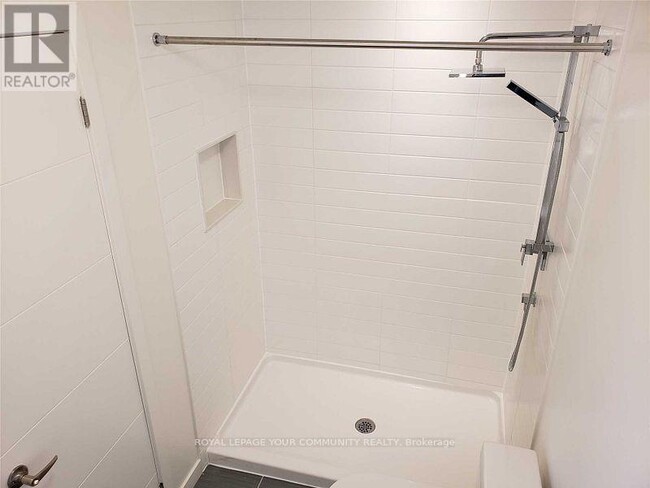 Photo du bâtiment - 369 Essa Rd