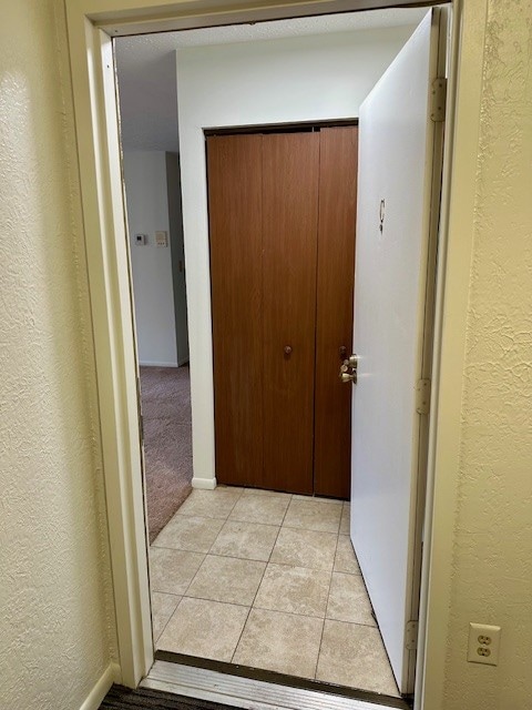 Building Photo - 2201 Hedgerow Road