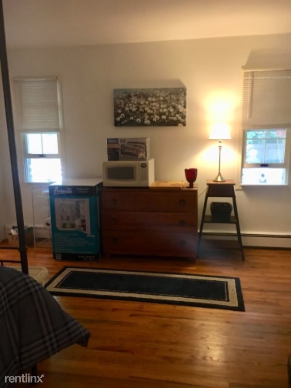 Building Photo - 1 br, 1 bath Apartment - 55 Roseville Ave