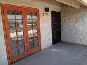 Building Photo - 7777 E Golf Links Rd