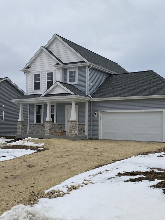 Foto principal - W218N16066 Tiger Lily Dr