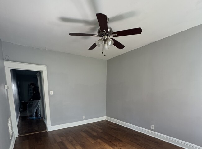 Foto del edificio - 8835 S Commercial Ave