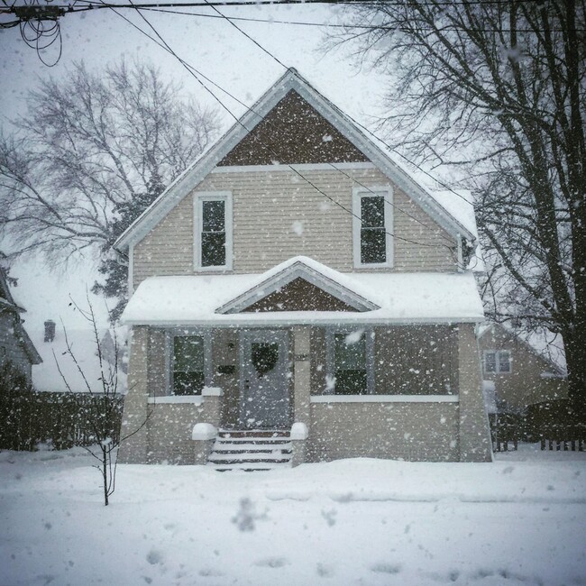 Building Photo - 3848 Grand Street Southwest