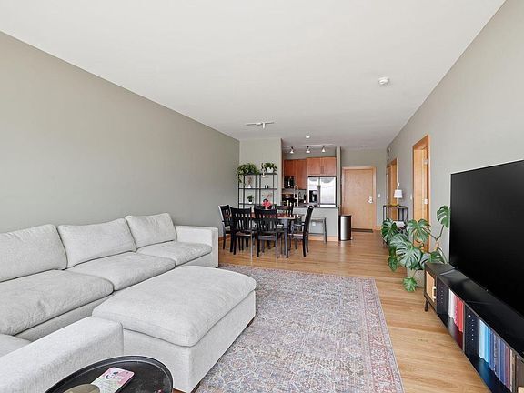 Foto del edificio - 1550 E Royall Pl