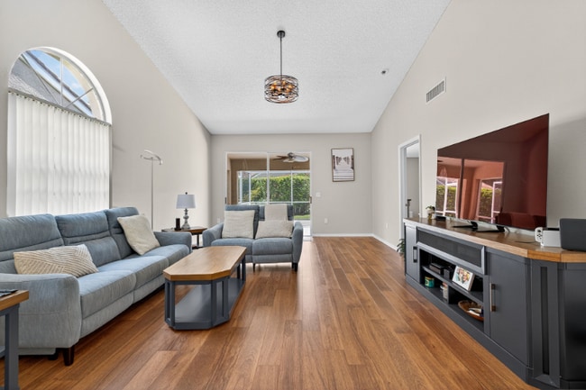 Building Photo - 3874 Darston St