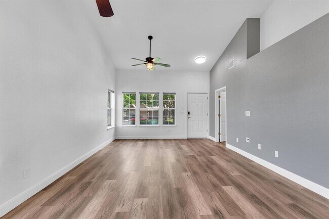 Foto del edificio - 112 Prairie Springs Loop