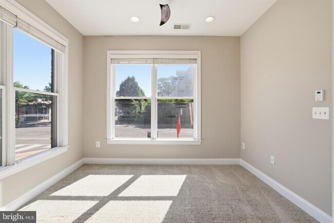 Foto del edificio - 1100 S Edgewood St